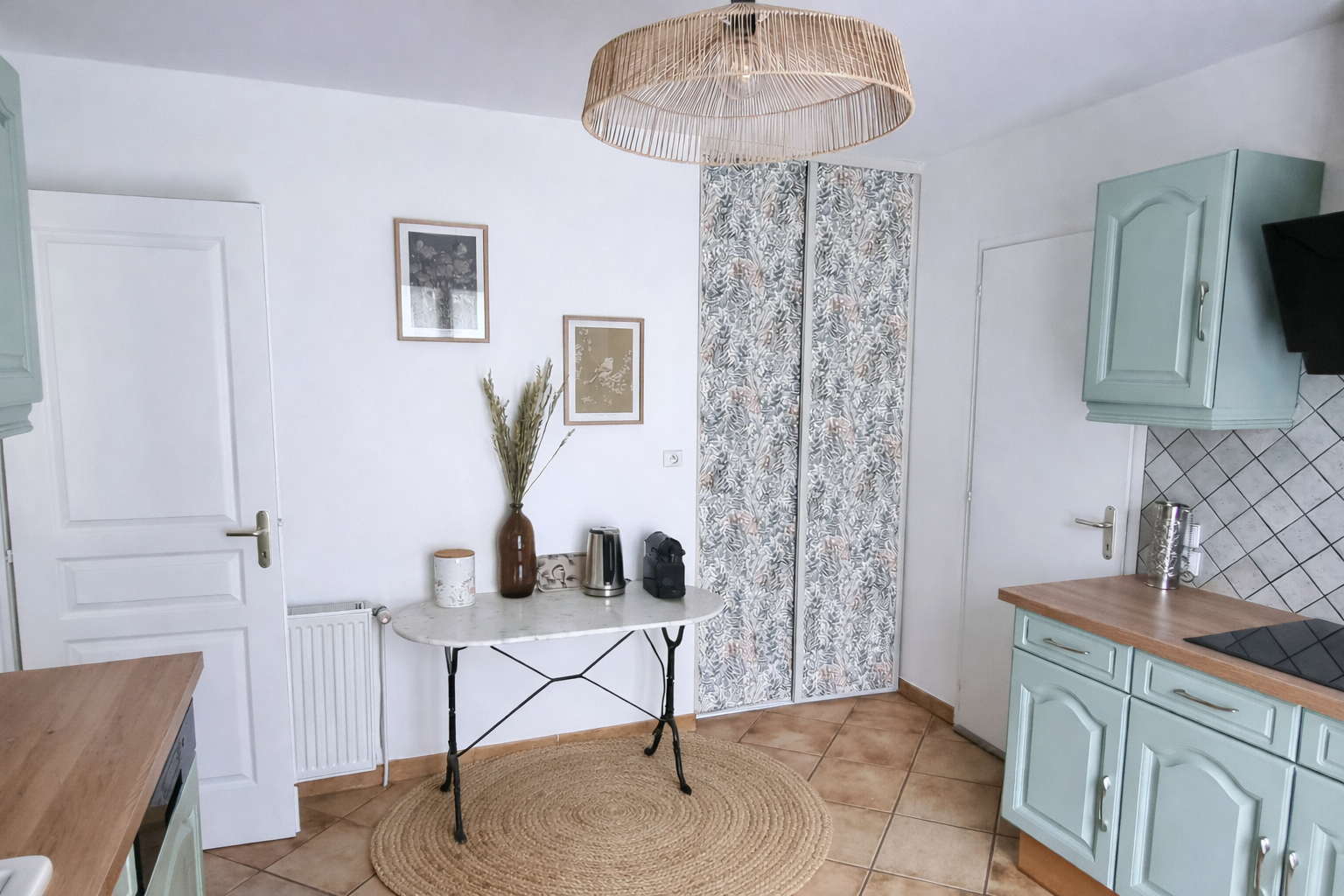 Cuisine mise en valeur après home staging par une architecte d’intérieur en Normandie